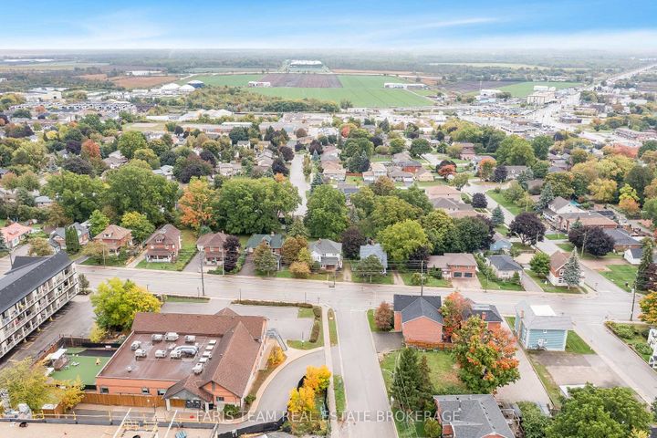 Photo 32 at 105 Barrie Street, Bradford, Bradford West Gwillimbury