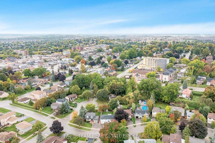 Photo 33 at 105 Barrie Street, Bradford, Bradford West Gwillimbury