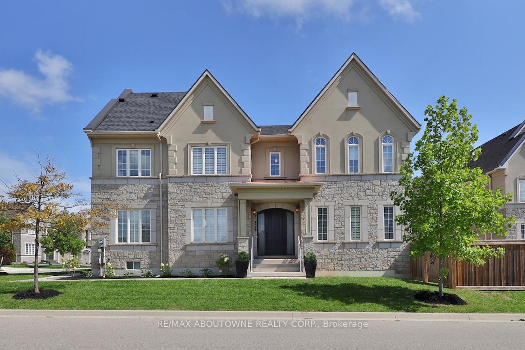 2163 Vineland Crescent, RO River Oaks, Oakville 