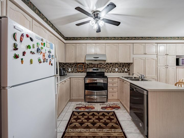 Photo 10 at 14 Miramar Street, Wellington, Brampton