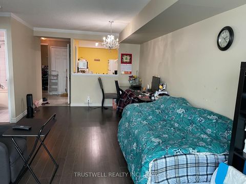 Photo 5 at 1509 - 8 Lee Centre Drive, Woburn, Toronto