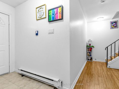 Photo 3 at 8 Cliff Fernway, Don Valley Village, Toronto