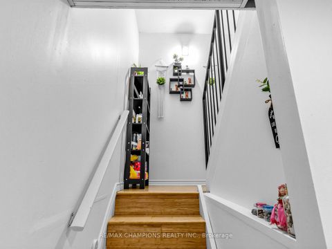 Photo 12 at 8 Cliff Fernway, Don Valley Village, Toronto