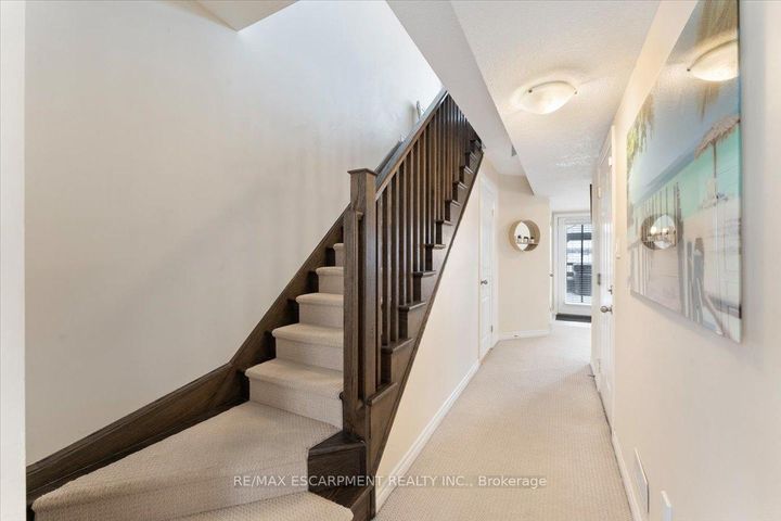 Photo 2 at 31 Mayland Street, Stoney Creek Mountain, Hamilton