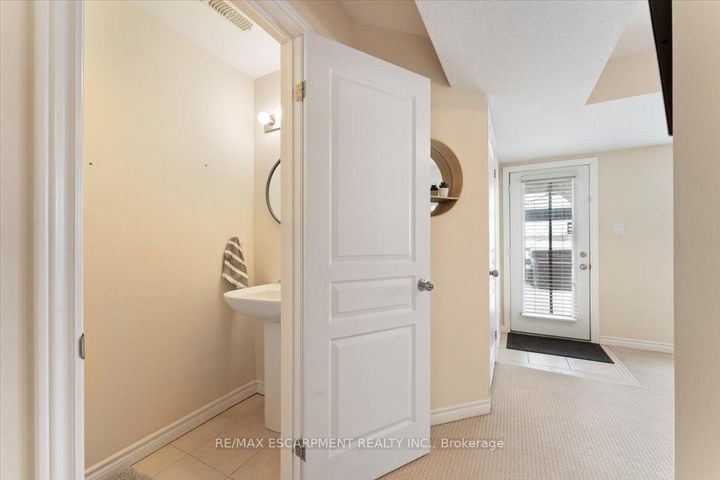 Photo 3 at 31 Mayland Street, Stoney Creek Mountain, Hamilton