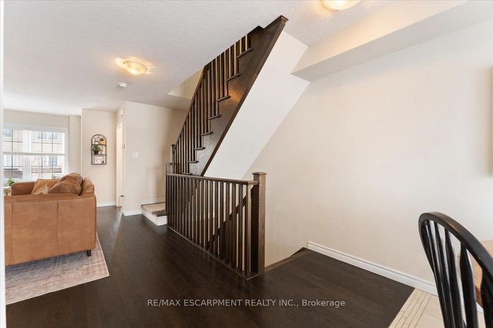 Photo 5 at 31 Mayland Street, Stoney Creek Mountain, Hamilton