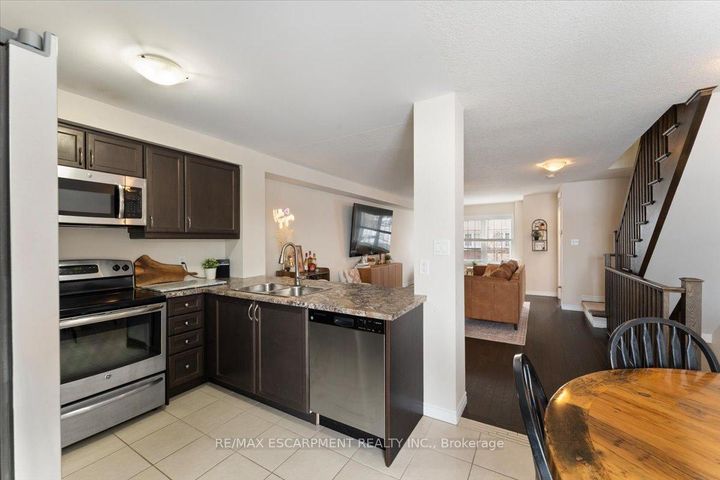 Photo 8 at 31 Mayland Street, Stoney Creek Mountain, Hamilton