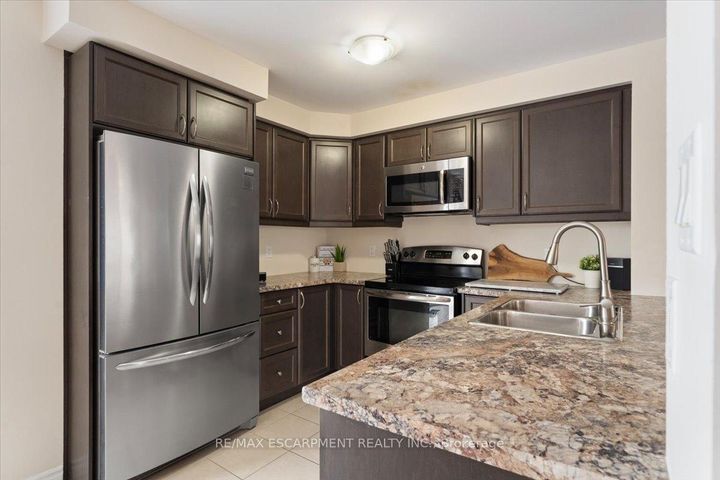 Photo 9 at 31 Mayland Street, Stoney Creek Mountain, Hamilton