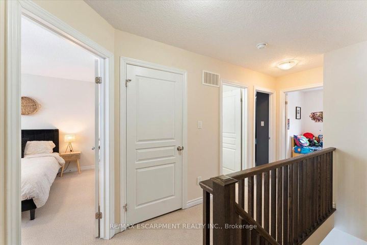 Photo 19 at 31 Mayland Street, Stoney Creek Mountain, Hamilton