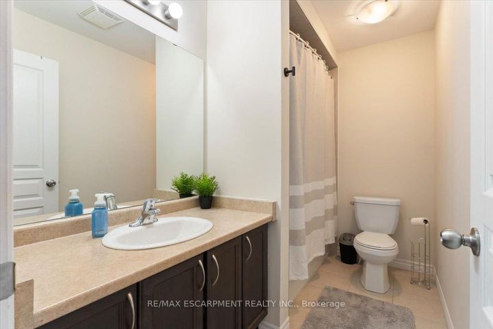 Photo 25 at 31 Mayland Street, Stoney Creek Mountain, Hamilton