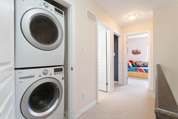 Photo 26 at 31 Mayland Street, Stoney Creek Mountain, Hamilton