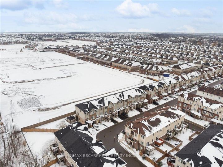 Photo 32 at 31 Mayland Street, Stoney Creek Mountain, Hamilton