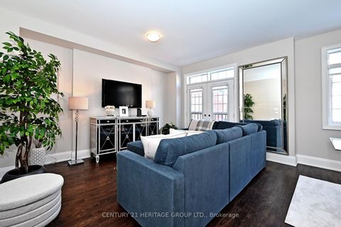 Photo 4 at 9 Ingleside Street, East Woodbridge, Vaughan