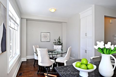 Photo 19 at 9 Ingleside Street, East Woodbridge, Vaughan