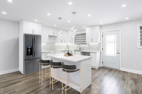 Photo 4 at 66 Peacock Lane, Allandale Heights, Barrie