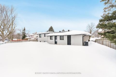 Photo 45 at 66 Peacock Lane, Allandale Heights, Barrie