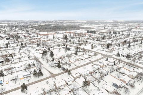 Photo 49 at 66 Peacock Lane, Allandale Heights, Barrie