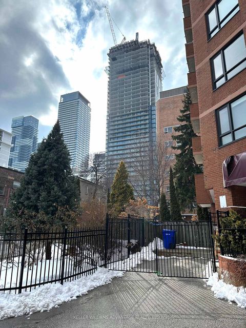 Photo 12 at 803 - 55 Wellesley Street E, Yonge Corridor, Toronto