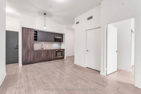 Photo 4 at 810 - 2033 Kennedy Road, Malvern West, Toronto