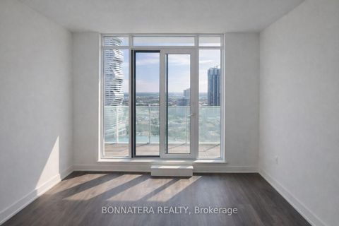 Photo 4 at 606 - 3900 Confederation Parkway, City Centre, Mississauga