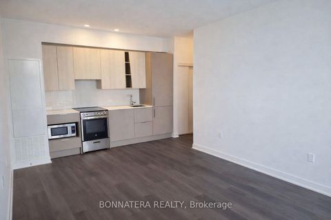 Photo 6 at 606 - 3900 Confederation Parkway, City Centre, Mississauga
