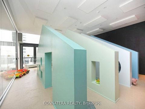 Photo 18 at 606 - 3900 Confederation Parkway, City Centre, Mississauga