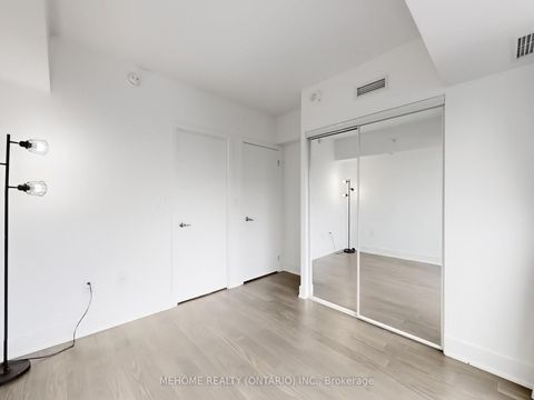 Photo 14 at 2207 - 955 Bay Street, Bay Street Corridor, Toronto