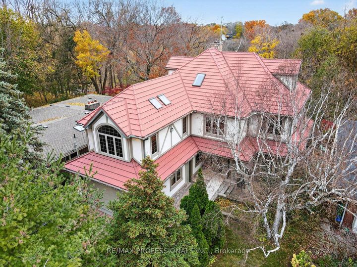 Photo 1 at 1670 Lincolnshire Boulevard, Lakeview, Mississauga