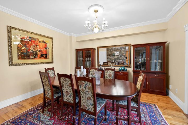 Photo 5 at 1670 Lincolnshire Boulevard, Lakeview, Mississauga