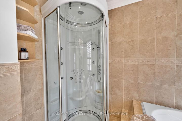 Photo 22 at 1670 Lincolnshire Boulevard, Lakeview, Mississauga