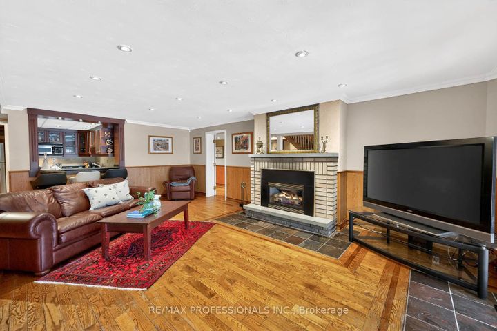 Photo 25 at 1670 Lincolnshire Boulevard, Lakeview, Mississauga