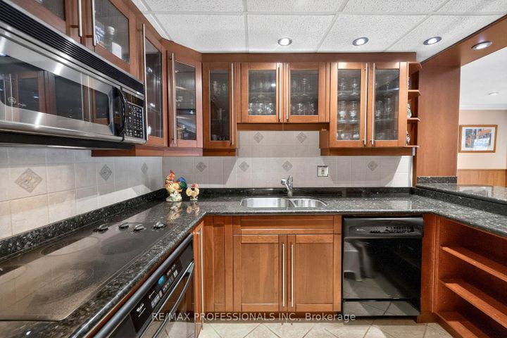 Photo 28 at 1670 Lincolnshire Boulevard, Lakeview, Mississauga