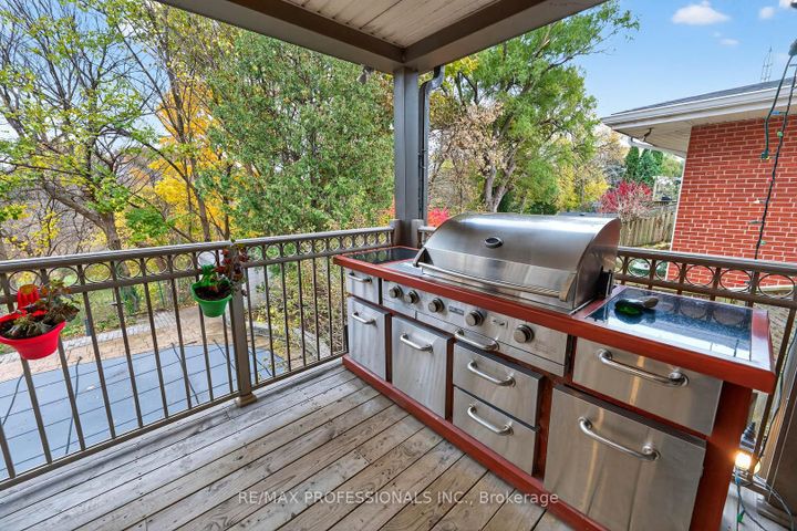 Photo 32 at 1670 Lincolnshire Boulevard, Lakeview, Mississauga