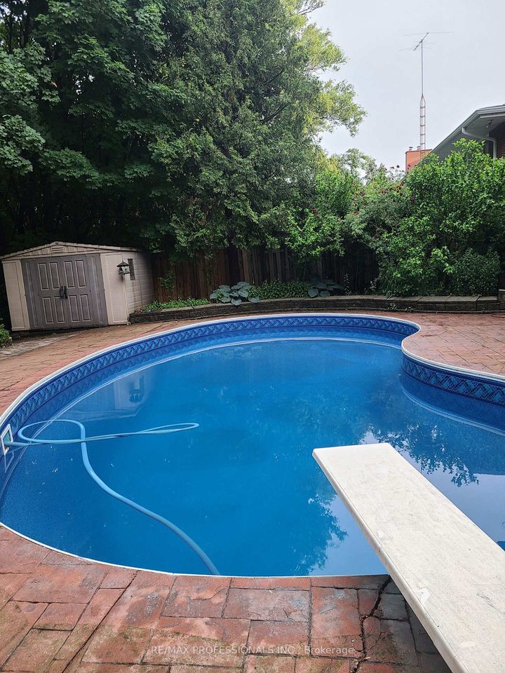 Photo 41 at 1670 Lincolnshire Boulevard, Lakeview, Mississauga