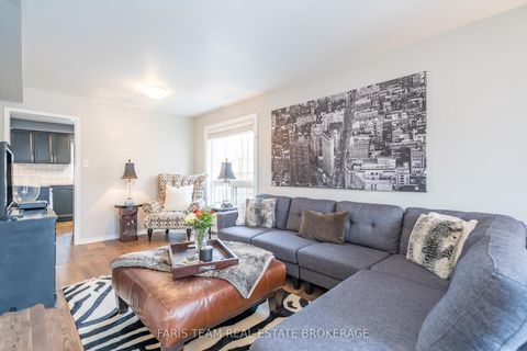 Photo 12 at 31 Etherington Crescent, West Bayfield, Barrie