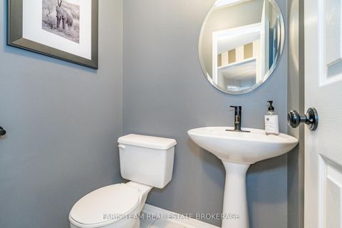 Photo 16 at 31 Etherington Crescent, West Bayfield, Barrie