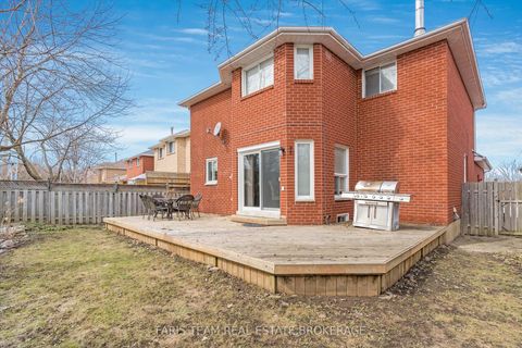 Photo 33 at 31 Etherington Crescent, West Bayfield, Barrie