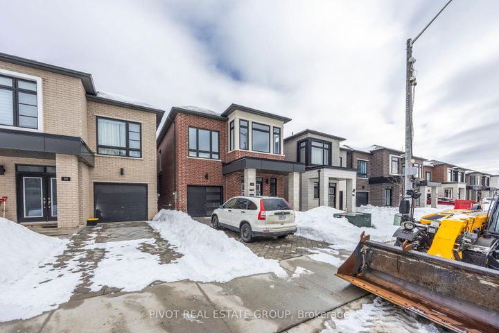 Photo 2 at 53 Danielle Moore Circle, Bendale, Toronto