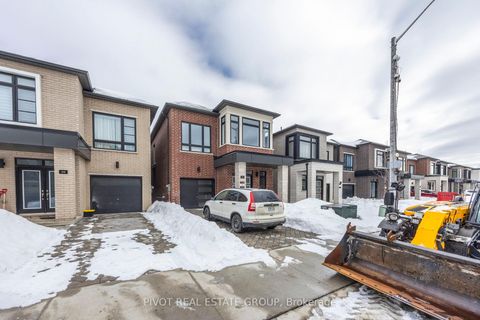 Photo 2 at 53 Danielle Moore Circle, Bendale, Toronto