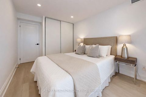 Photo 24 at 404 - 40 Harding Boulevard W, Harding, Richmond Hill