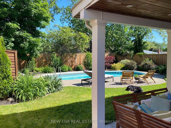 Photo 1 at 2611 Truscott Drive, Clarkson, Mississauga