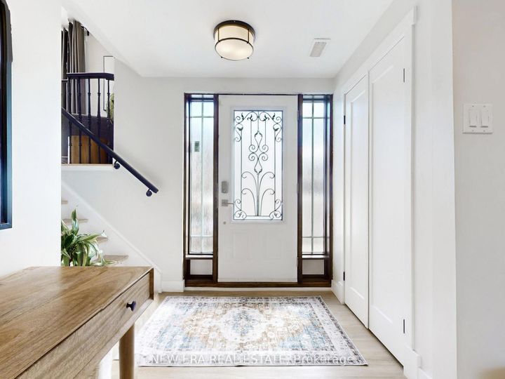 Photo 5 at 2611 Truscott Drive, Clarkson, Mississauga