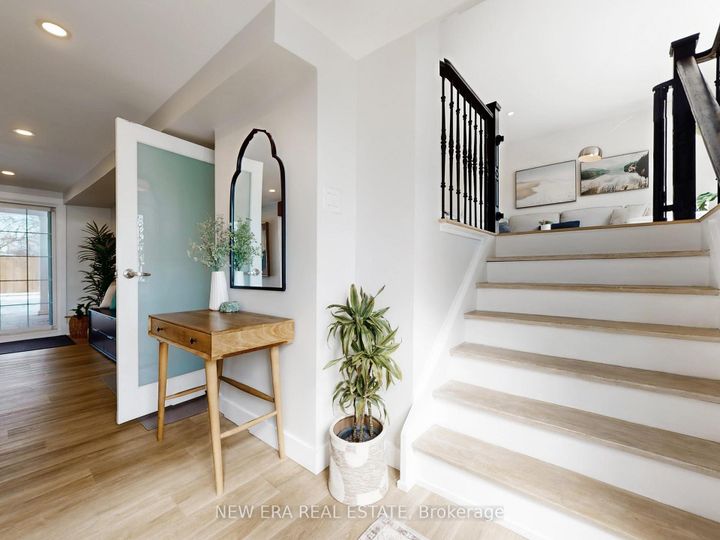 Photo 6 at 2611 Truscott Drive, Clarkson, Mississauga