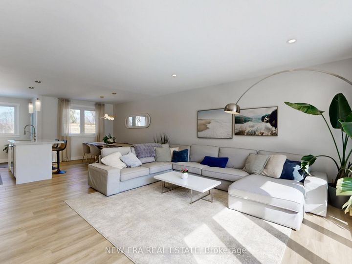 Photo 7 at 2611 Truscott Drive, Clarkson, Mississauga