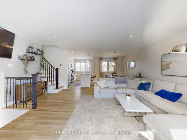 Photo 9 at 2611 Truscott Drive, Clarkson, Mississauga