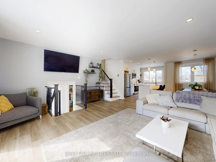 Photo 10 at 2611 Truscott Drive, Clarkson, Mississauga