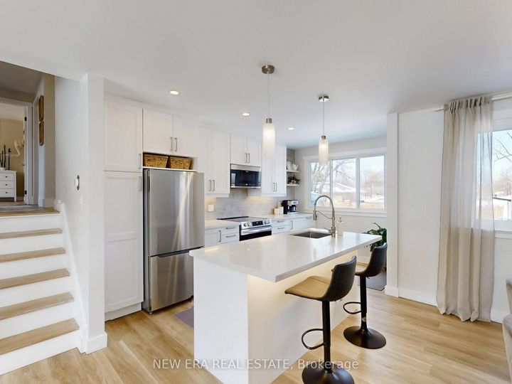 Photo 12 at 2611 Truscott Drive, Clarkson, Mississauga