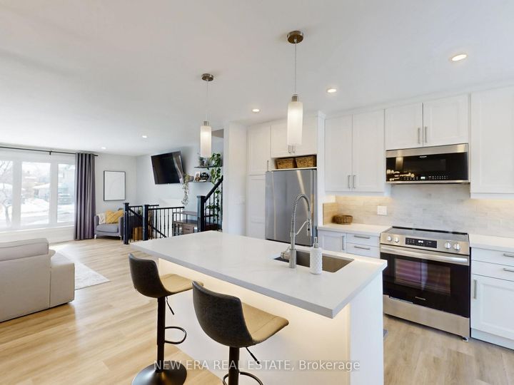 Photo 14 at 2611 Truscott Drive, Clarkson, Mississauga