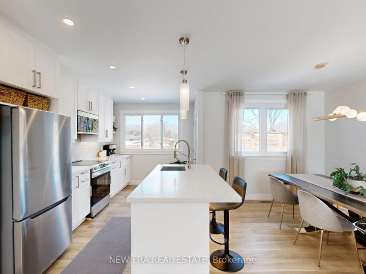 Photo 15 at 2611 Truscott Drive, Clarkson, Mississauga