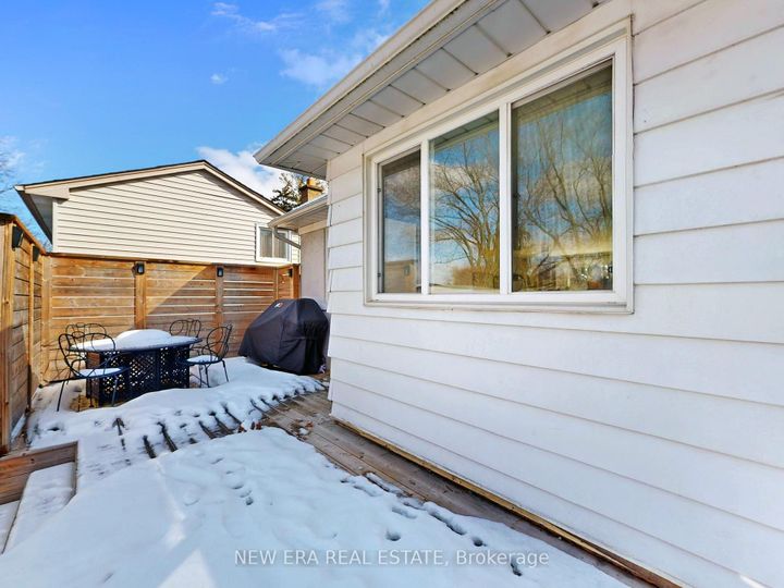 Photo 18 at 2611 Truscott Drive, Clarkson, Mississauga